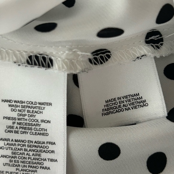 Nine West Sleeveless Black and White Polka Dot Blouse🎀 - Picture 5 of 7
